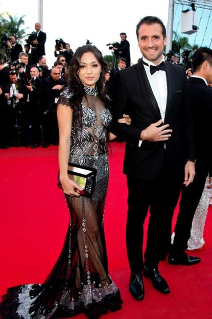 Tina Tình mang đến một chiếc váy xuyên thấu thiếu tinh tế tại liên hoan phim Cannes.