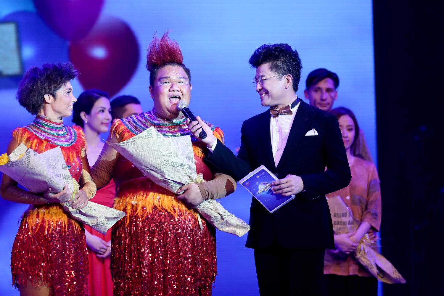 Vương Khang chia tay chương trình.