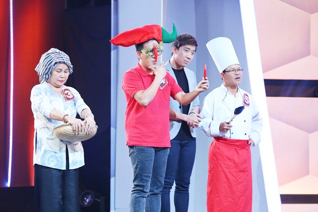 Ở vòng 2, tính chất nguy hiểm được nâng lên khi 2 đội chơi tìm ra người ăn được một ký ớt hiểm. Sau khi hỏi đáp lẫn quan sát cách ăn thử một miếng ớt, cả đội nhà lẫn đội khách đều chọn người thứ 5.