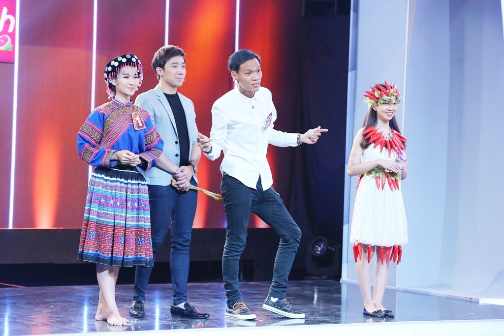 Ở vòng 5, hai đội chơi tiếp tục tìm ra nghệ sĩ chơi đàn tơ-rưng. Sáu nhân vật từng xuất hiện trong nhóm người bí ẩn 4 vòng trước trở lại ở vòng cuối cùng. Sau khi quan sát, cả hai đội đều chọn cô gái số 5 là người bí ẩn. Đúng như các nghệ sĩ dự đoán, nhân vật này đã tốt nghiệp Nhạc viện TP HCM.