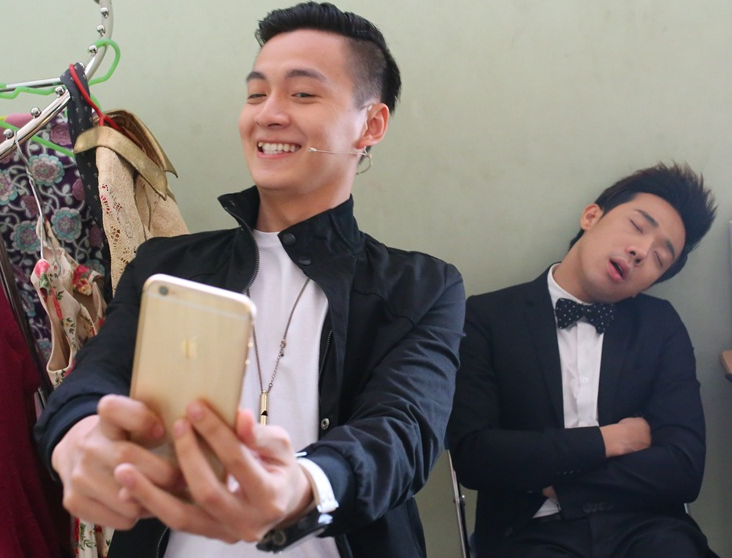 Ngo Kien Huy treu choc khi Tran Thanh ngu gat hinh anh