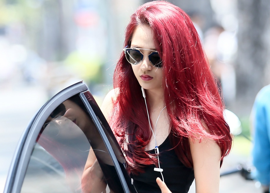 Bao Anh nhuom toc de noi loan o The Remix hinh anh