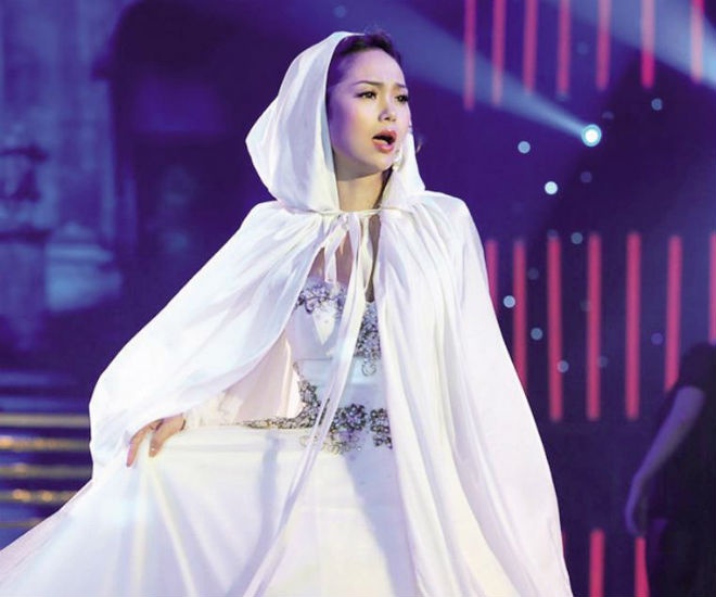 Minh Hằng mượn giọng người khác.