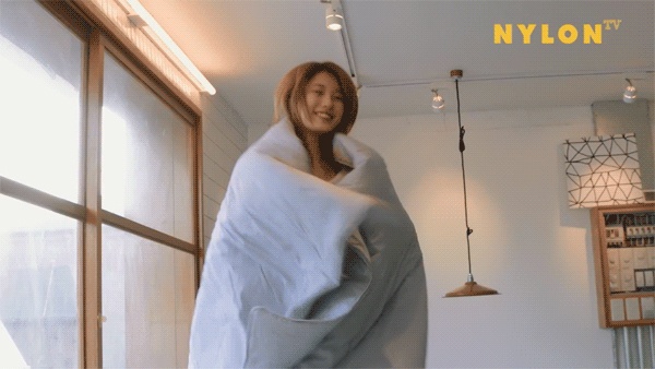 Mới đây, trên tạp chí Nylon, thành viên nổi tiếng nhóm miss A đã thực hiện bộ ảnh khoe trọn vẻ đẹp tự nhiên của mình với những khoảnh khắc vui vẻ thường ngày.