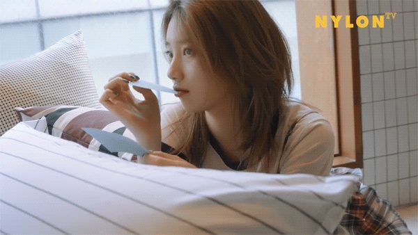 Bộ ảnh đã đem đến một Suzy tự nhiên, gần gũi khác với hình ảnh nóng bỏng, gợi cảm thường thấy trên sân khấu biểu diễn.