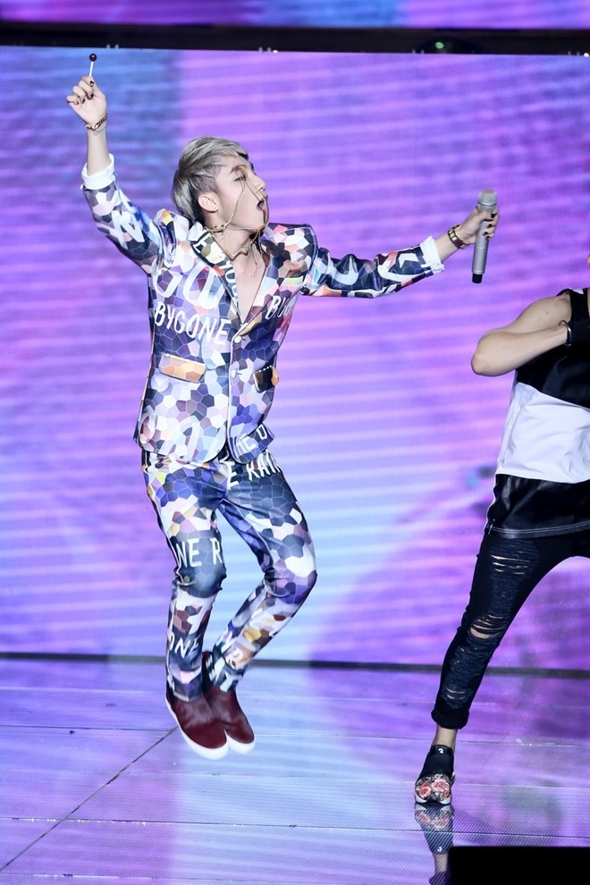 Phía nhà sản xuất vẫn chưa có câu trả lời trước yêu cầu xin dừng thi của Sơn Tùng.