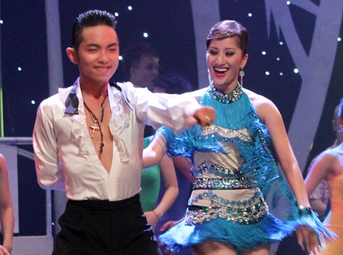 Khanh Thi - Phan Hien tinh tu voi jive hinh anh