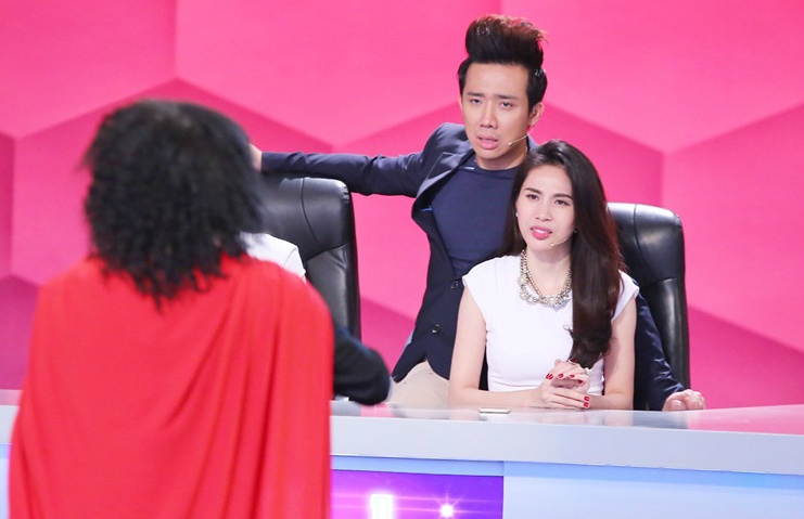 Viet Huong - Thuy Tien thot tim vi nguoi nuot dinh hinh anh