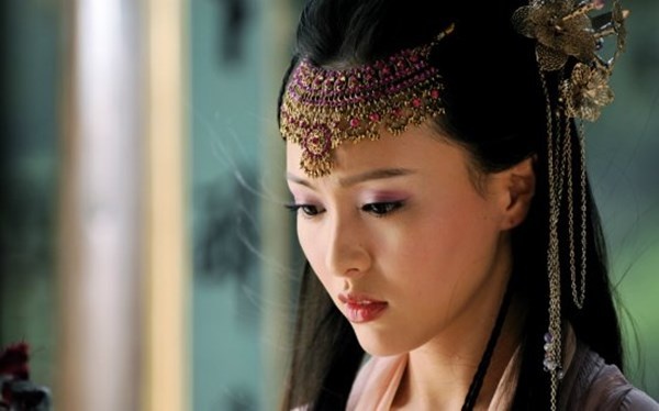 Đường Yên từng đóng khá nhiều phim cổ trang, nhưng tạo hình cổ trang đẹp nhất của  cô nàng tính đến thời điểm này vẫn là Tử Huyên trong Tiên kiếm kỳ hiệp truyện 3.