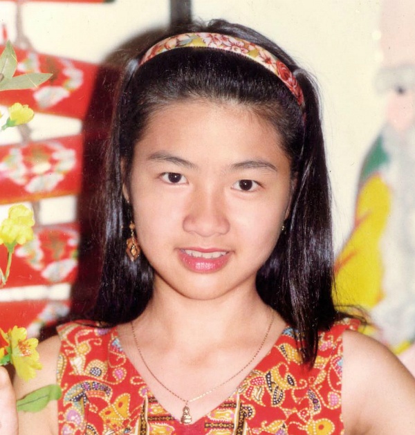 Ảnh chụp vào dịp Tết, năm Lê Khánh học lớp tám. Cô nàng luôn tận dụng mọi cơ hội để chụp ảnh.