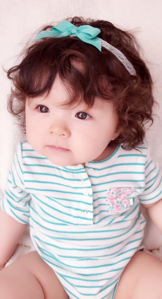 Những hình ảnh đời thường của Mộc Trà do Elly Trần đăng tải trên trang cá nhân của cô bé thu về hàng ngàn lượt xem và bình luận. 