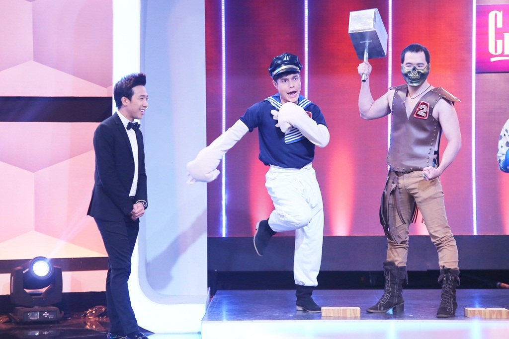 Vòng 3: Ai là người đóng 4 cây đinh bằng nắm đấm?  Nhóm người bí ẩn làm đủ trò để thuyết phục mình là người bí ẩn. Tuy nhiên, Trường Giang không tin vào lời nói của người nào. Anh và Minh Hằng chọn số 4 vì quan sát thấy người này “nội công thâm hậu lắm”. Trong khi đó, đội nhà chọn số 3.