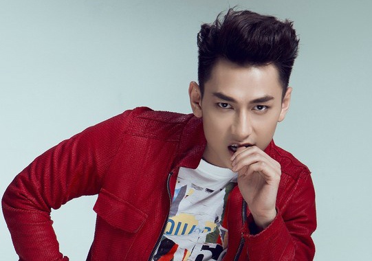 Isaac nhieu luc cung choang vang vi scandal hinh anh