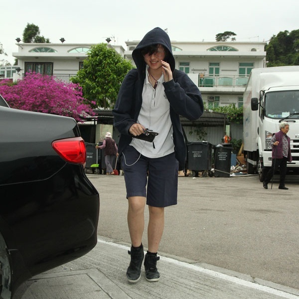 Trác Lâm càng lớn càng giống bố.