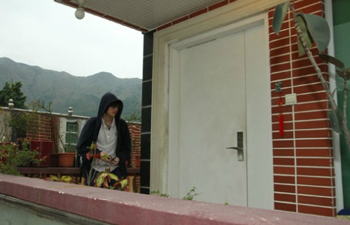 Ngoi nha lup xup cua vo ho va con roi Thanh Long hinh anh