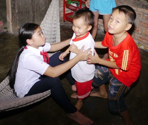 Nét giản dị và hồn nhiên của Thiện Nhân khi trở về căn nhà giản dị của mình.