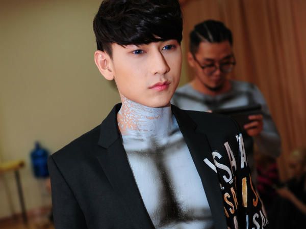 Isaac mac 'ao 6 mui' di thi The Remix hinh anh