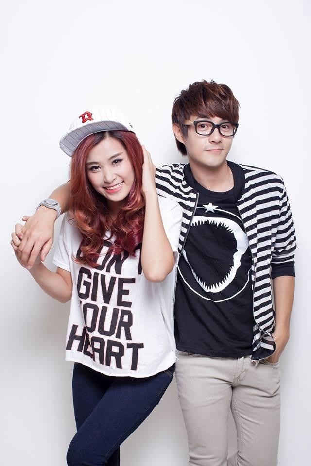 Ông Cao Thắng luôn sát cánh bên bạn gái.