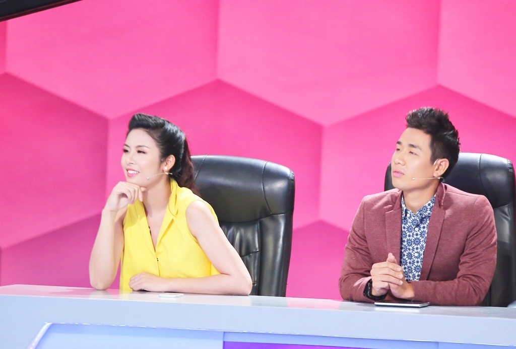 . Trải qua 5 vòng thi, Hoài Linh – Việt Hương xuất sắc vượt qua đội khách để giành chiến thắng với tỷ số 4-3.