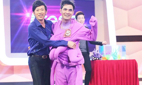 Hoai Linh nhan ra ban cu hinh anh