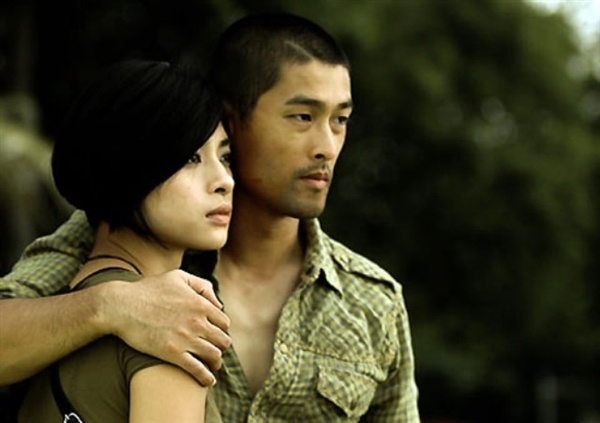 Cặp đôi dễ dàng nối dài thành công khi cùng nhau kết hợp trong Bẫy rồng, tạo nên một chuyện tình đầy mạo hiểm và kịch tính.