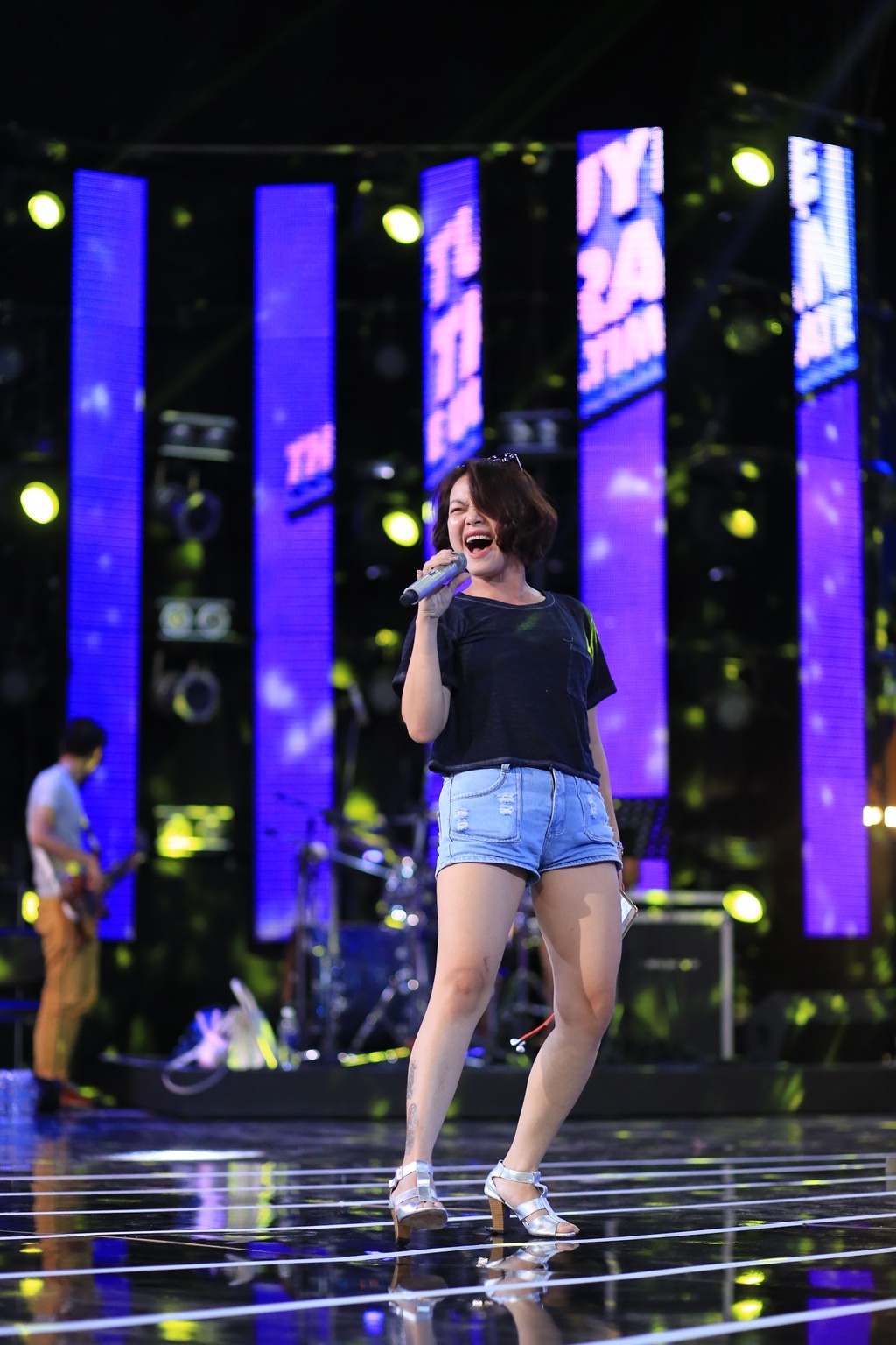 Hải Yến thử sức với ca khúc nổi tiếng: Ngẫu hứng sông Hồng.