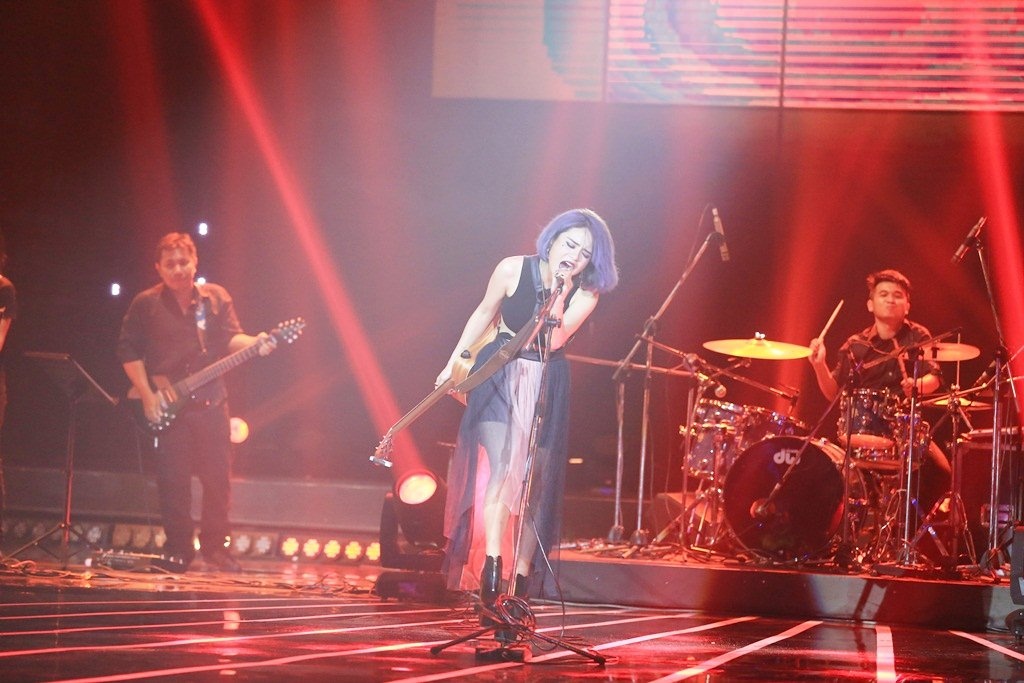 Hồng Nhung phát biểu: “Em đã có bài phối khí rất hấp dẫn. Hình ảnh của em đẹp và dễ thương, phần nhạc rất thư thái và tự nhiên. Phần cao trào cuối cùng em làm mọi người phải vỗ tay lên”.