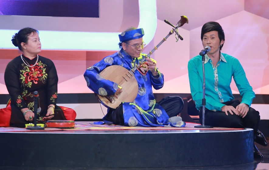 Hoai Linh tro tai hat chau van hinh anh