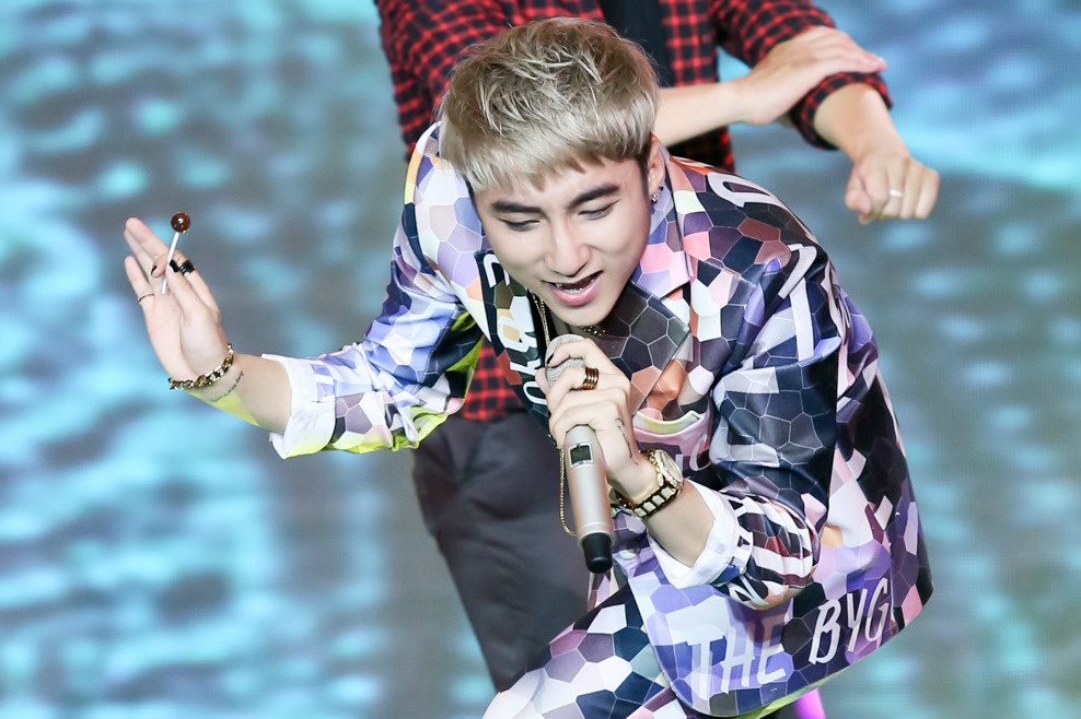 Hit moi cua Tien Tien sap soan ngoi dau BXH Zing hinh anh