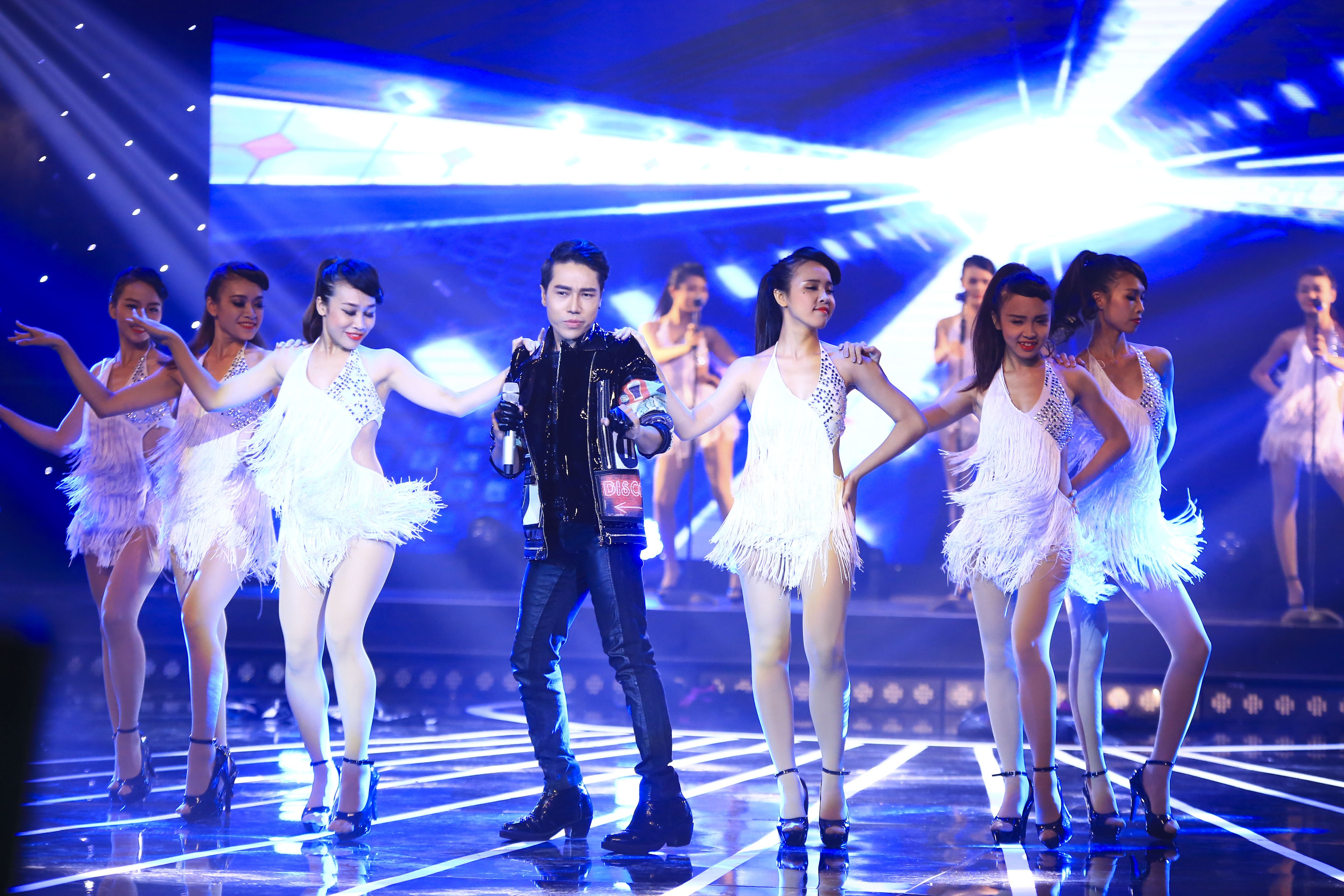 Phương Uyên từng nghiêm khắc phê bình Thanh Tâm thiếu sáng tạo và đột phá như phong cách quái của anh. Nhưng một lần nữa quán quân Sao mai điểm hẹn làm người xem thiếu ấn tượng với One way ticket.