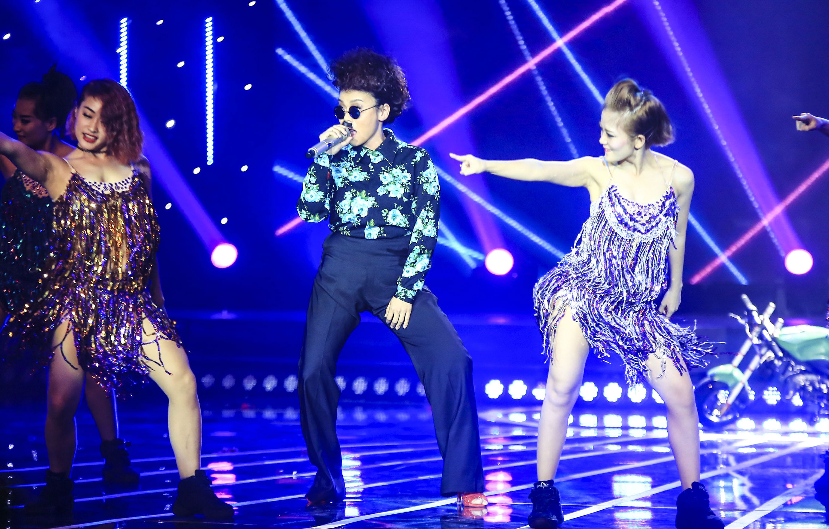 Nguyen Hai Yen hat Gimme gimme gimme hinh anh