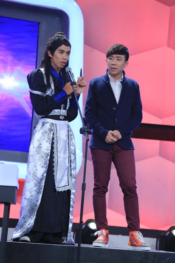 Kết quả, người bí ẩn là nhân vật số 3, nghệ sĩ đàn môi Đặng Văn Khai Nguyên, một trong những thành viên của hiệp hội đàn môi thế giới với khả năng chế tác, nghiên cứu và chơi đàn môi. Khai Nguyên là 1 trong 3 người tại Việt Nam theo đuổi bộ môn này và là đệ tử chân truyền của giáo sư tiến sĩ Trần Quang Hải  - con trai GS - TS Trần Văn Khê.