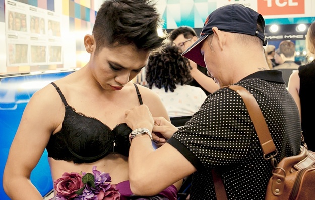 Mai Quoc Viet vat va gia gai hinh anh