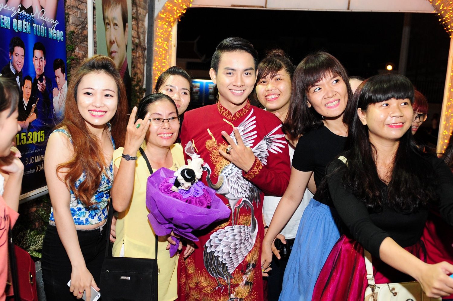 Tối 16/5, Hoài Lâm giới thiệu album Cô bé ngày xưa tại một phòng trà ở TP HCM sau 3 tháng ấp ủ và thực hiện.