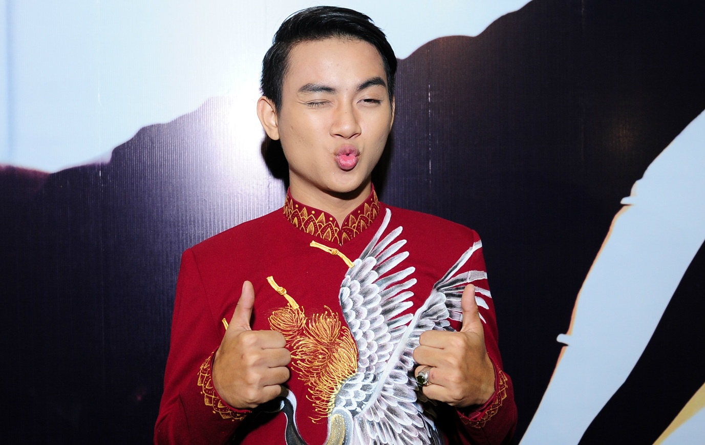 Hoai Linh tu van Hoai Lam hat trong album moi hinh anh