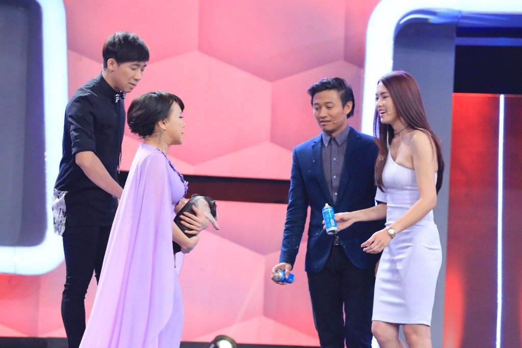 Quý Bình sợ phải đối đầu với Việt Hương.