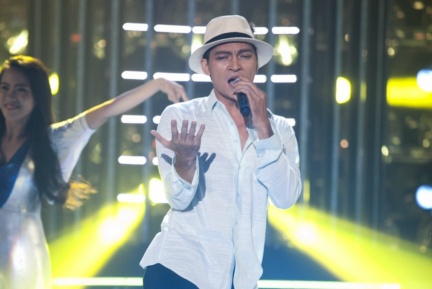 Khuong Ngoc bi Hoai Linh soi khi dong gia Emmanuel hinh anh