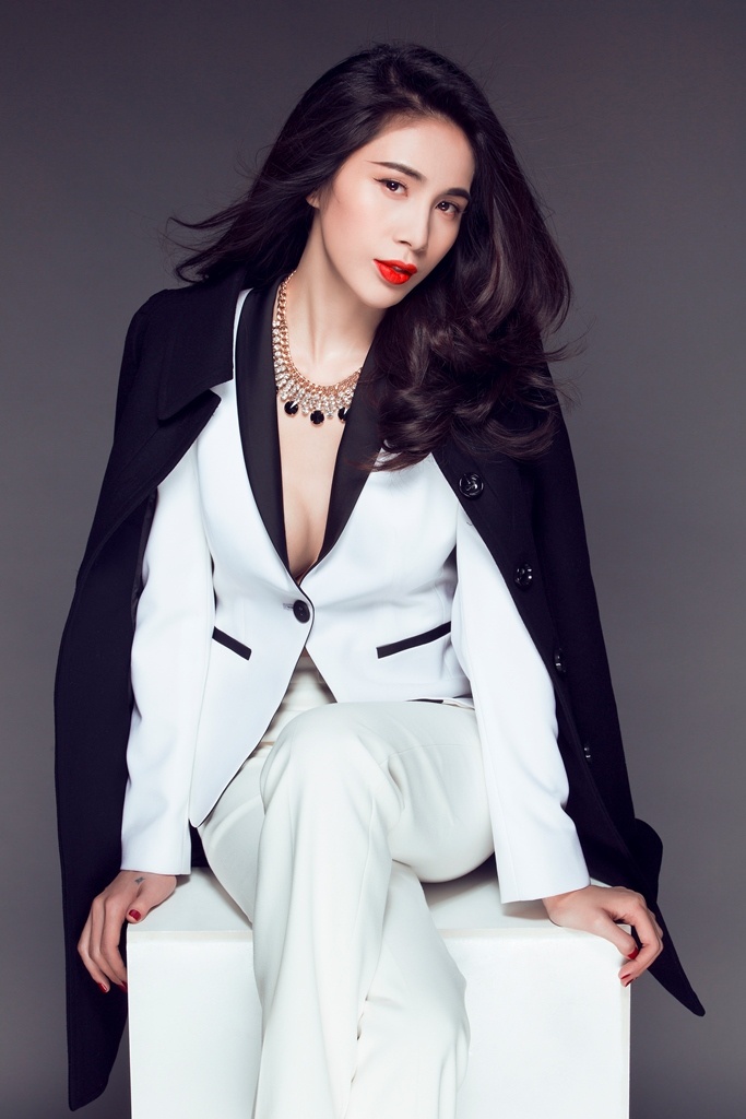Thủy Tiên hứa hẹn sẽ