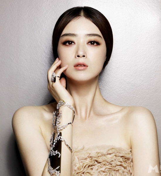 Sau vai diễn Mộc Uyển Thanh, Tưởng Hân còn gây tiếng vang với vai Hoa phi độc ác trong Hậu Cung Chân Hoàn Truyện. Thế nhưng, tên tuổi của cô mãi chưa bứt phá lên được khi chủ yếu vẫn chỉ thể hiện vai thứ chính. Đường tình duyên cũng không mấy thuận lợi với Tưởng Hân. Cô mới chia tay bạn trai Diệp Tổ Tân hồi đầu năm 2015.