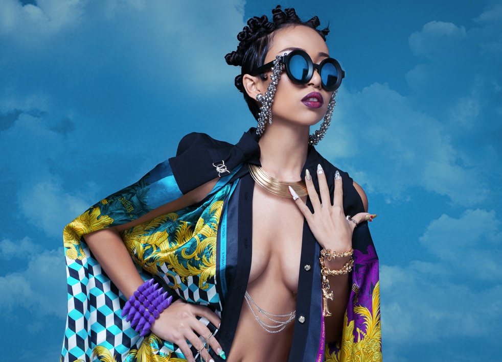 Thao Trang tao bao voi phong cach Lady Gaga hinh anh