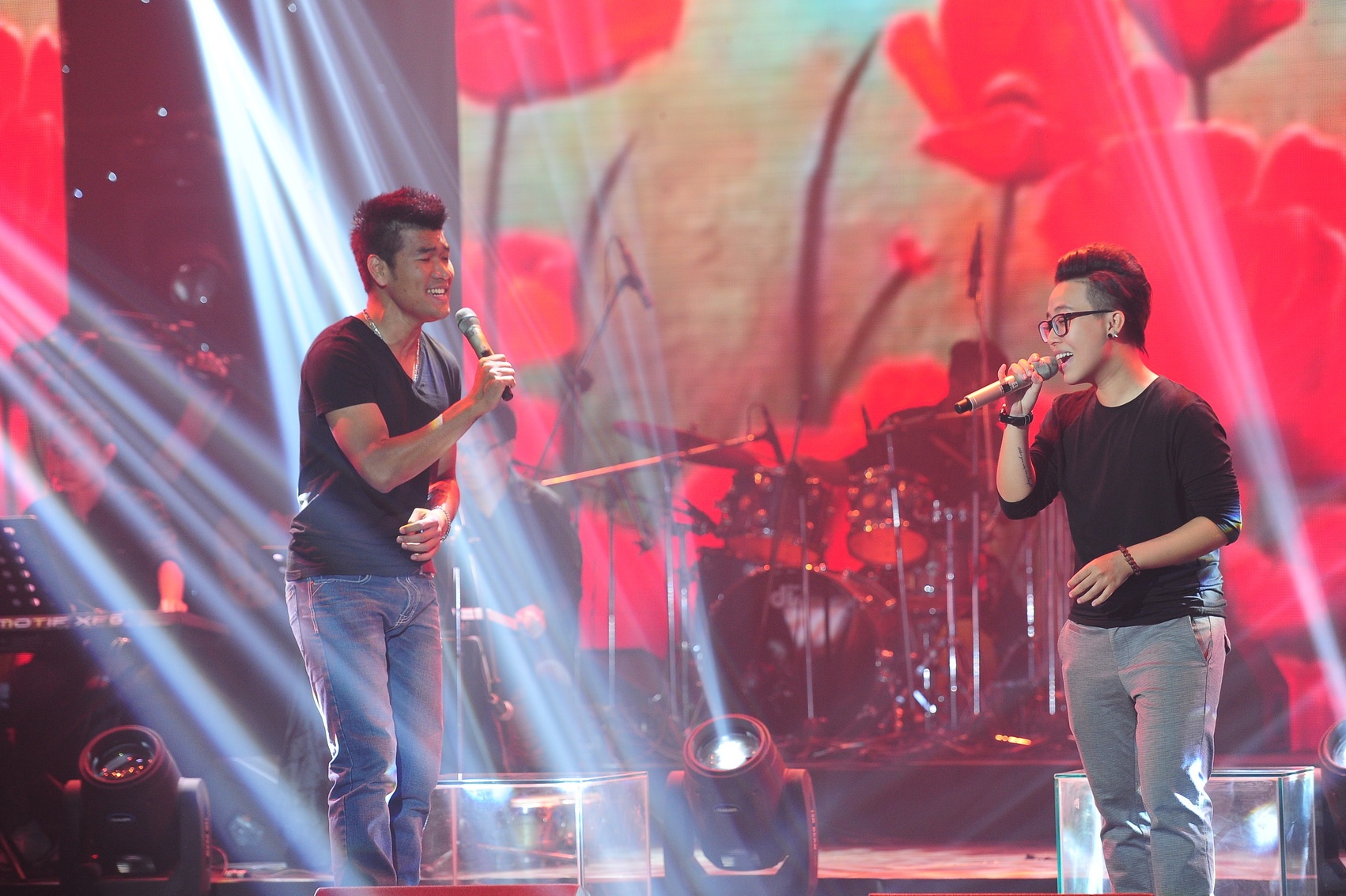 Một câu chuyện về mùa hè đầy ắp những kỷ niệm của tuổi ấu thơ đã được Đinh Kai và Tạ Quang Thắng gửi gắm qua ca khúc Đồng dao mùa hè của tác giả Đinh Kai. Họ cùng đoạt giải Ca sĩ thể hiện hiệu quả nhất.