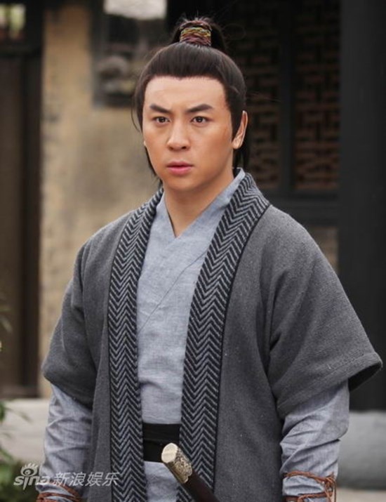 Với khả năng võ thuật tuyệt vời, Thích Tiểu Long nhanh chóng trở thành ngôi sao võ thuật nhí đình đám trên màn ảnh Hoa ngữ. Cậu góp mặt trong rất nhiều bộ phim đình đám như Thời niên thiếu của Bao Thanh Thiên, Quan huyện 9 tuổi, Rồng thiếu lâm, Đỗ thánh 2...