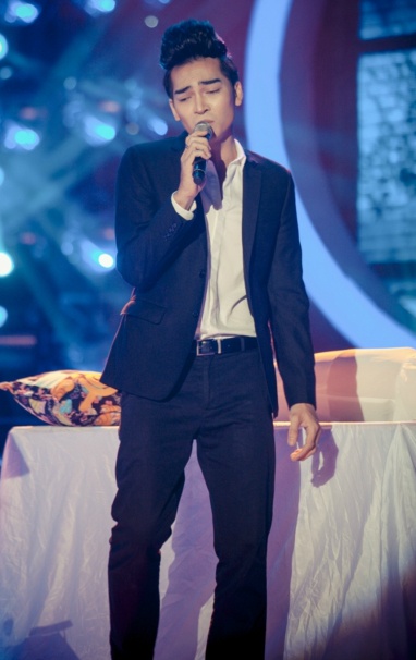 Nhạc sĩ Đức Huy đánh giá cao Khương Ngọc cách bắt chước giọng gió của Quang Hà trong khi Mỹ Linh cảm nhận được sự xuất sắc của anh ở phần diễn xuất. Hoài Linh cũng đồng tình: “Khi em xuất hiện, mọi người đều bật cười. Nhưng khi em bắt đầu khóc, cả khán phòng lặng im, anh cũng rất xúc động. Giọt nước mắt rớt rất tự nhiên nhưng khuôn mặt em vô cùng bình thản, đó là đột phá trong diễn xuất”.