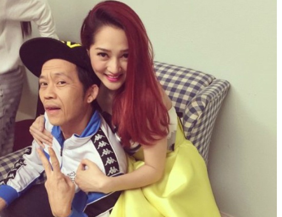 Bao Anh vui mung gap lai 'ba' Hoai Linh o My hinh anh