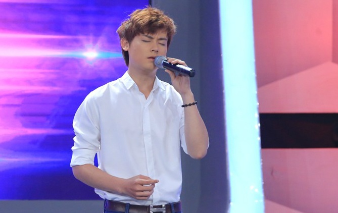 Viet Huong phat sot vi chang ca si dien trai hinh anh