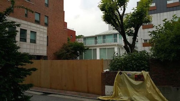 Khu biệt thự đang được xây dựng, dự kiến sẽ là tổ ấm sắp tới của cặp sao.