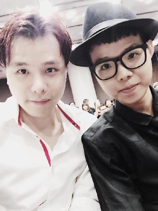 Vũ Cát Tường khiến fan của cô thích thú khi chụp ảnh cùng Trịnh Thăng Bình. Giọng ca Yêu xa có gương mặt hao hao nam ca sĩ Người ấy. Tuy nhiên, anh cho rằng cả 2 chỉ “khác gương mặt và chênh lệch chiều cao mà thôi”.