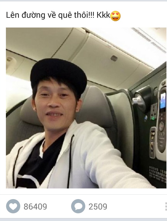 Hoài Linh cũng vừa có chuyến lưu diễn ở Mỹ. Danh hài tất bật chạy show trong và ngoài nước, đồng thời anh cũng liên tục góp mặt trong các game show truyền hình. Hiện, Hoài Linh ngồi ghế nóng Gương mặt thân quen và Người bí ẩn. Sắp tới, anh còn xuất hiện trong chương trình mới toanh.