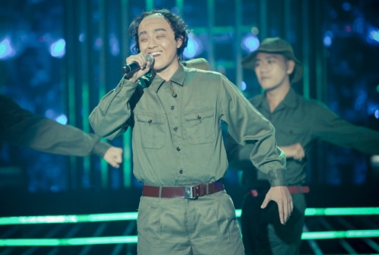 Thanh Duy hoa than thanh He Sa hat 'Nguoi linh gia vui ve' hinh anh