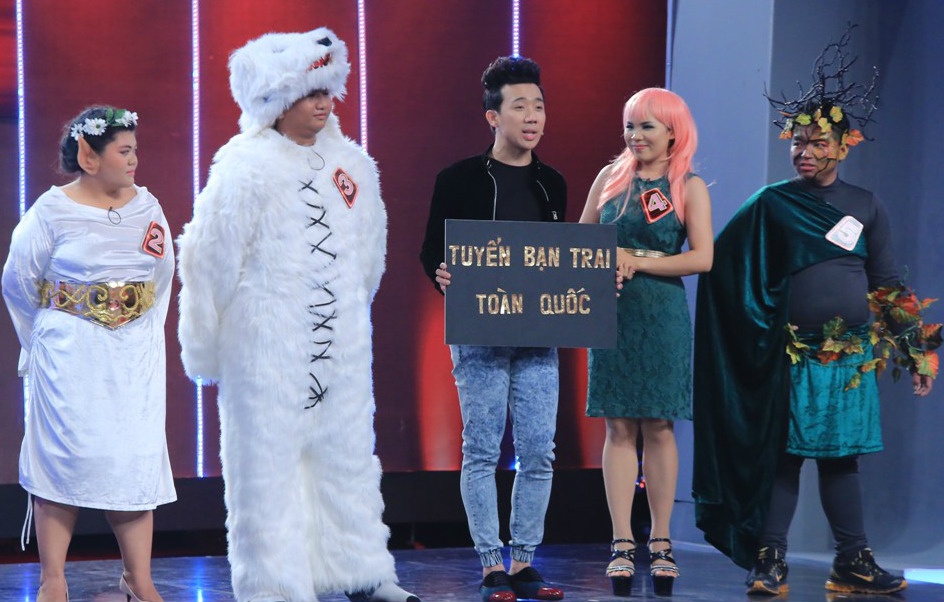 Nhưng đến vòng 3, đội khách tiếp tục bị dẫn trước khi tìm ra người có thể giữ thăng bằng trên ngọn giáo. Vợ chồng Sáu Bảnh chọn người số 1 vì nữ danh hài cho rằng nhân vật này đang giấu nghề. Hữu Quốc và Diễm My 9X bị đánh lừa bởi bộ trang phục của người số 3 nên đưa ra đáp án sai.